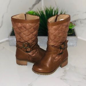 Toddler brown boots size 6